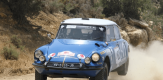 Défilé de voitures mythiques