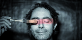 Sebastien Royer peint avec ses tripes