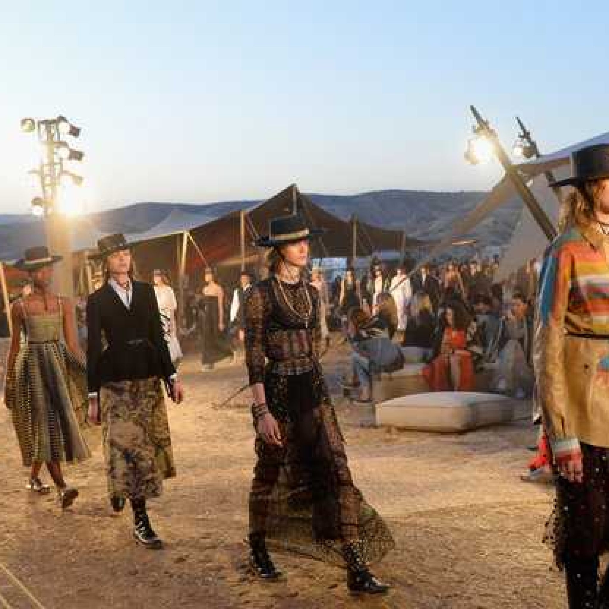80 mannequins de Dior vont défiler au Palais El Badiî à Marrakech