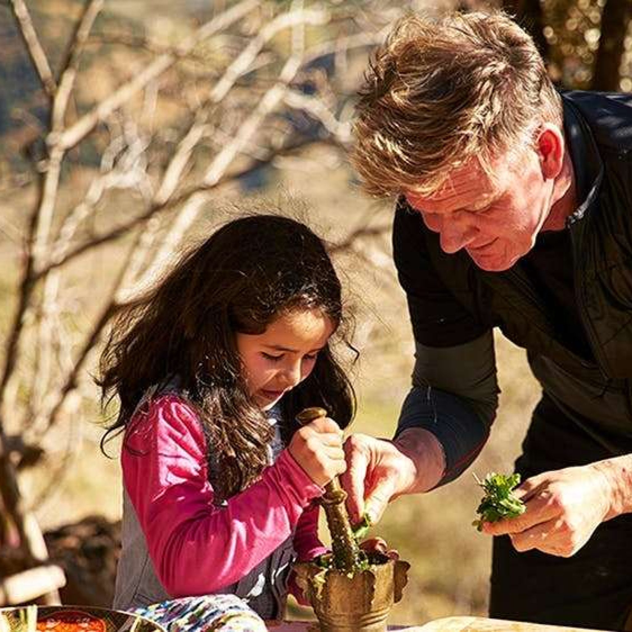 Le chef Gordon Ramsey découvre la cuisine amazighe à Marrakech
