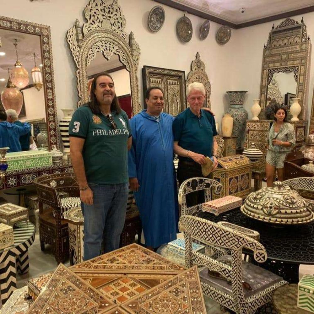 Le couple Clinton célèbre l’anniversaire du milliardaire Marc Lasry à Marrakech