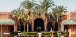 UNE NUIT DE PLUS AU PARADIS AMANJENA