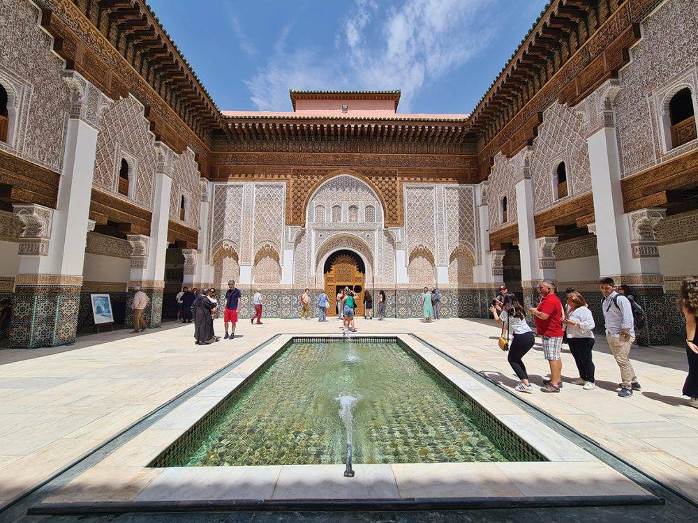 LA MEDERSA BEN YOUSSEF se dévoile sous un nouveau jour à Marrakech