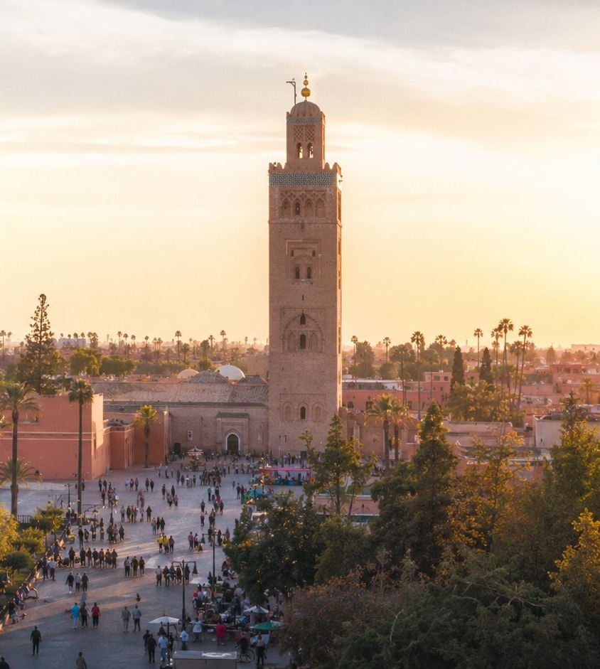 Minaret de la Koutoubia et place au coucher de soleil, Marrakech