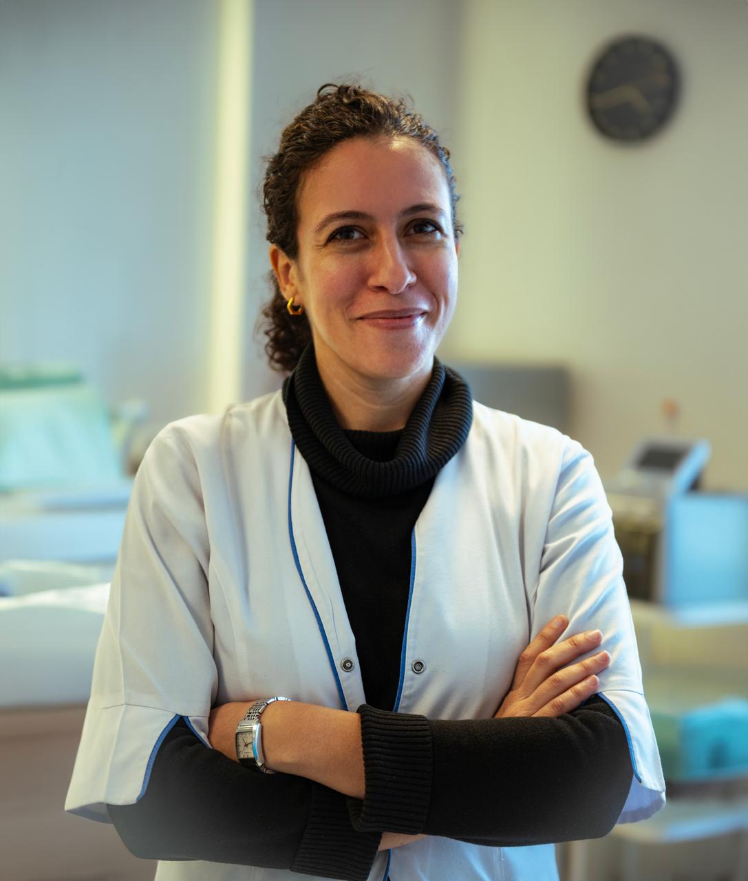 Dr Ilham Housni Alaoui, dermatologue à Marrakech